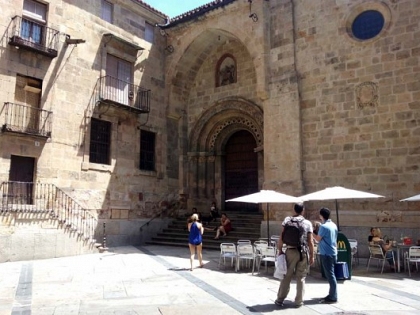 Primeros pasos para acometer la intervención de Románico Atlántico en San Martín de Tours