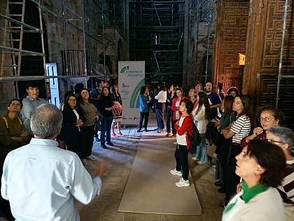 El Plan Románico Atlántico muestra las obras de La Magdalena a medio centenar de profesores
